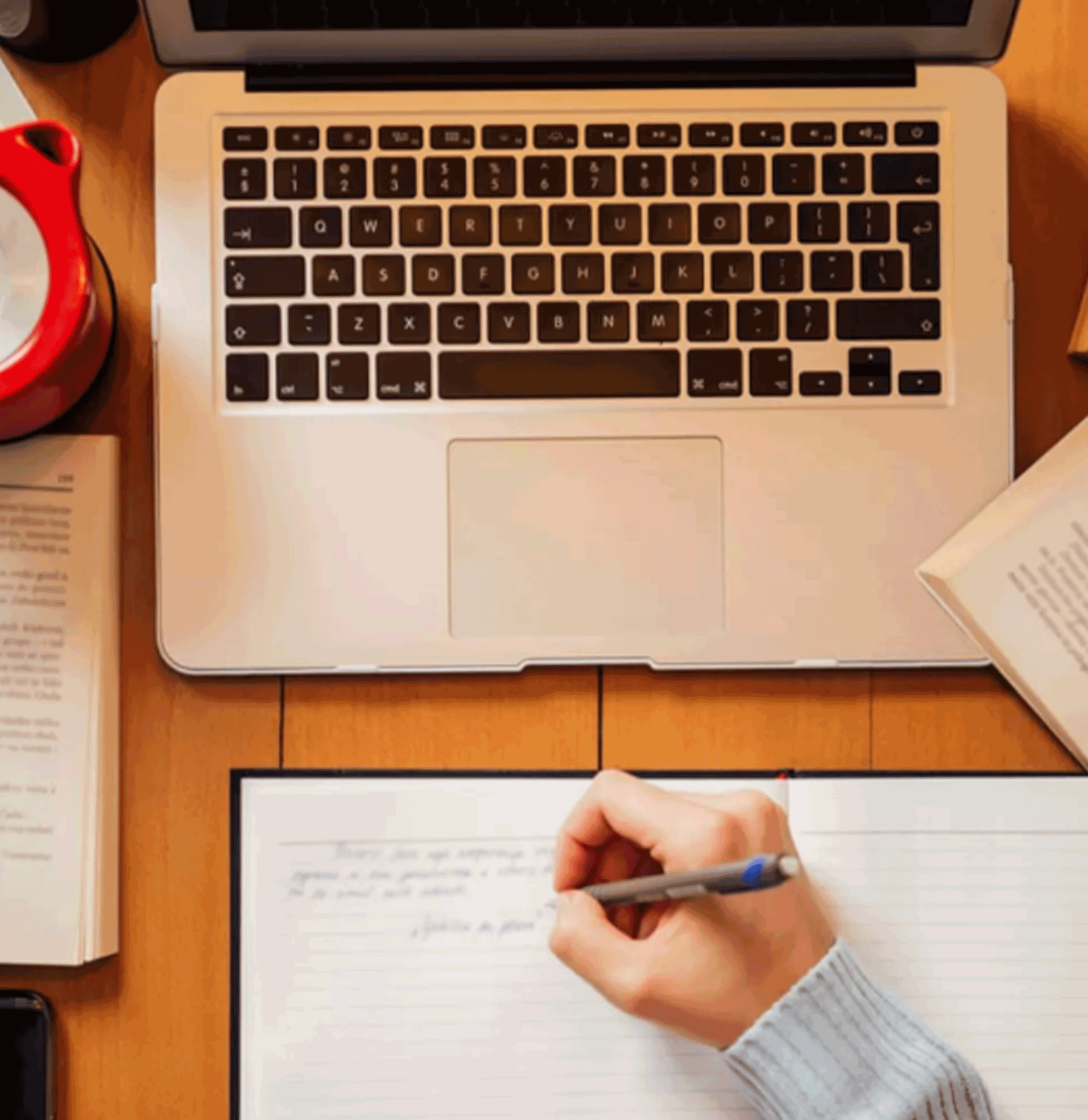 Leyla KENT. Yazar, Seyyah Leyla Kent